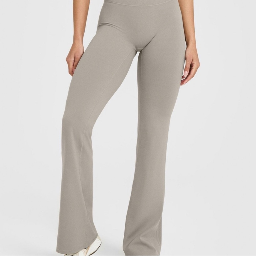 Oner Active Warm Sand Flare Pants
Medium Regular